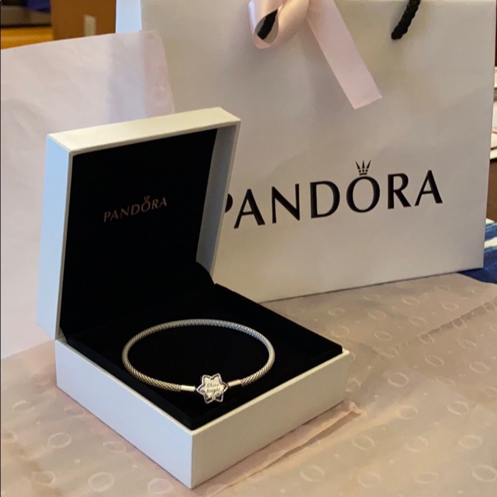 Brand new special edition Pandora snowflake bangle